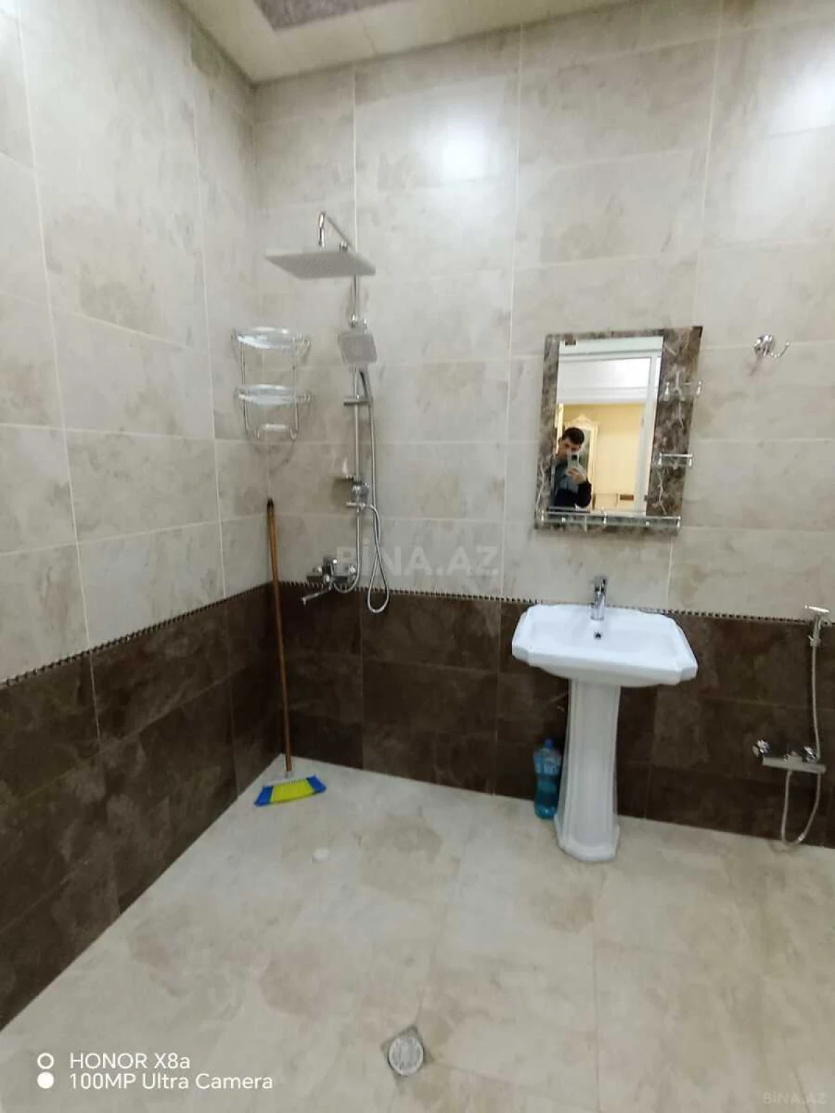 Kirayə verilir 3 otaqlı mənzil 148 m²