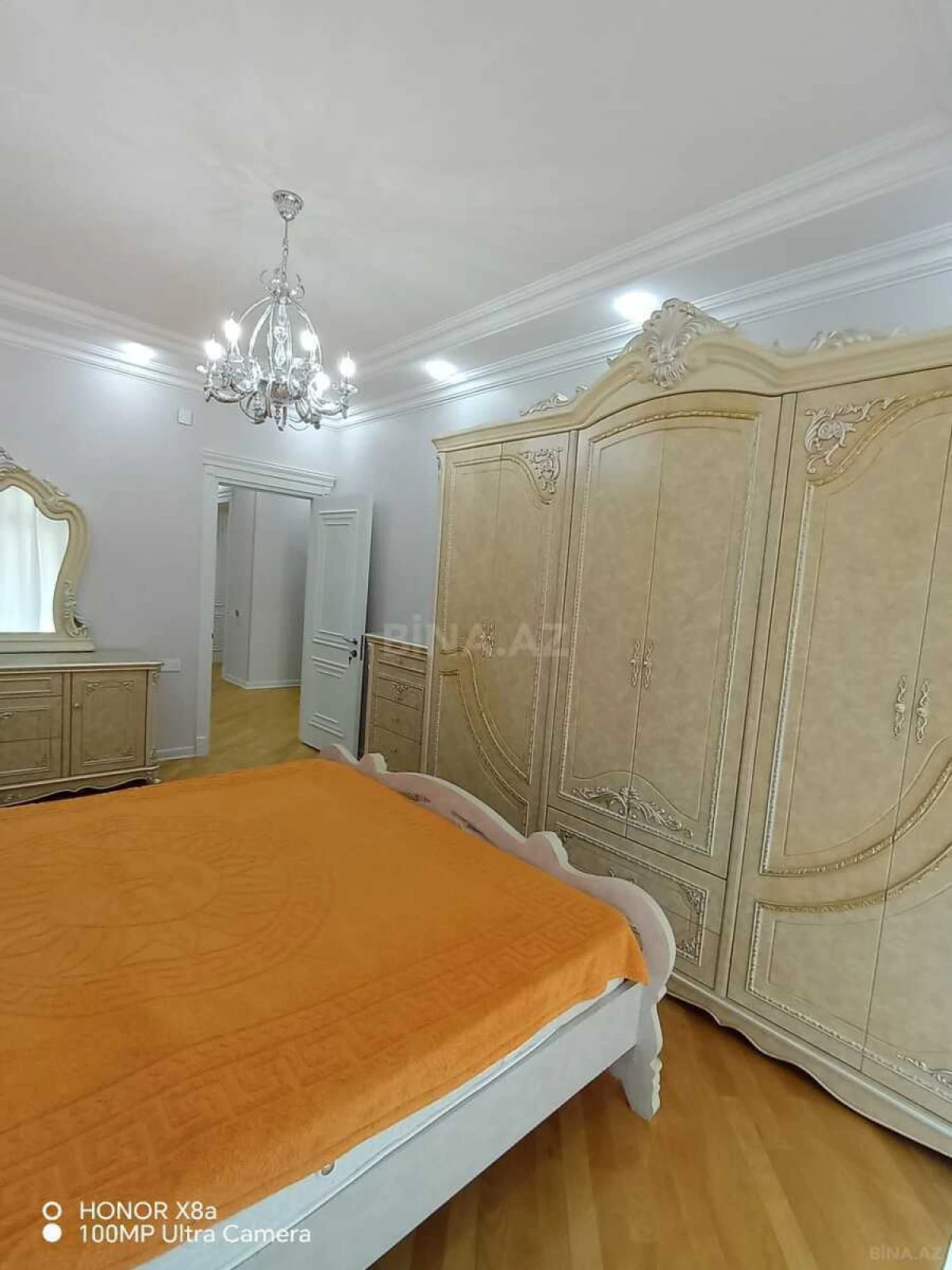 Kirayə verilir 3 otaqlı mənzil 148 m²