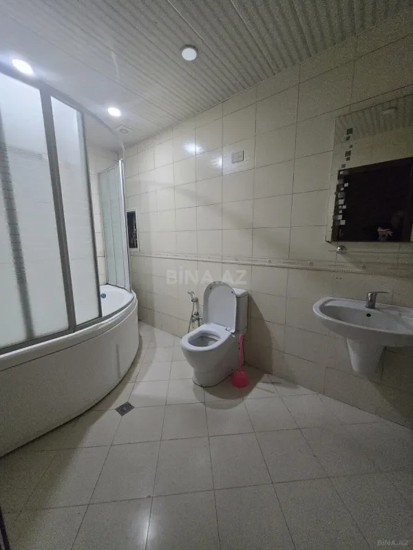 Kirayə verilir 2 otaqlı mənzil 110 m²