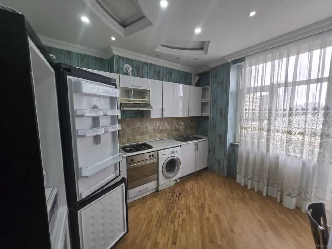 Kirayə verilir 2 otaqlı mənzil 110 m²