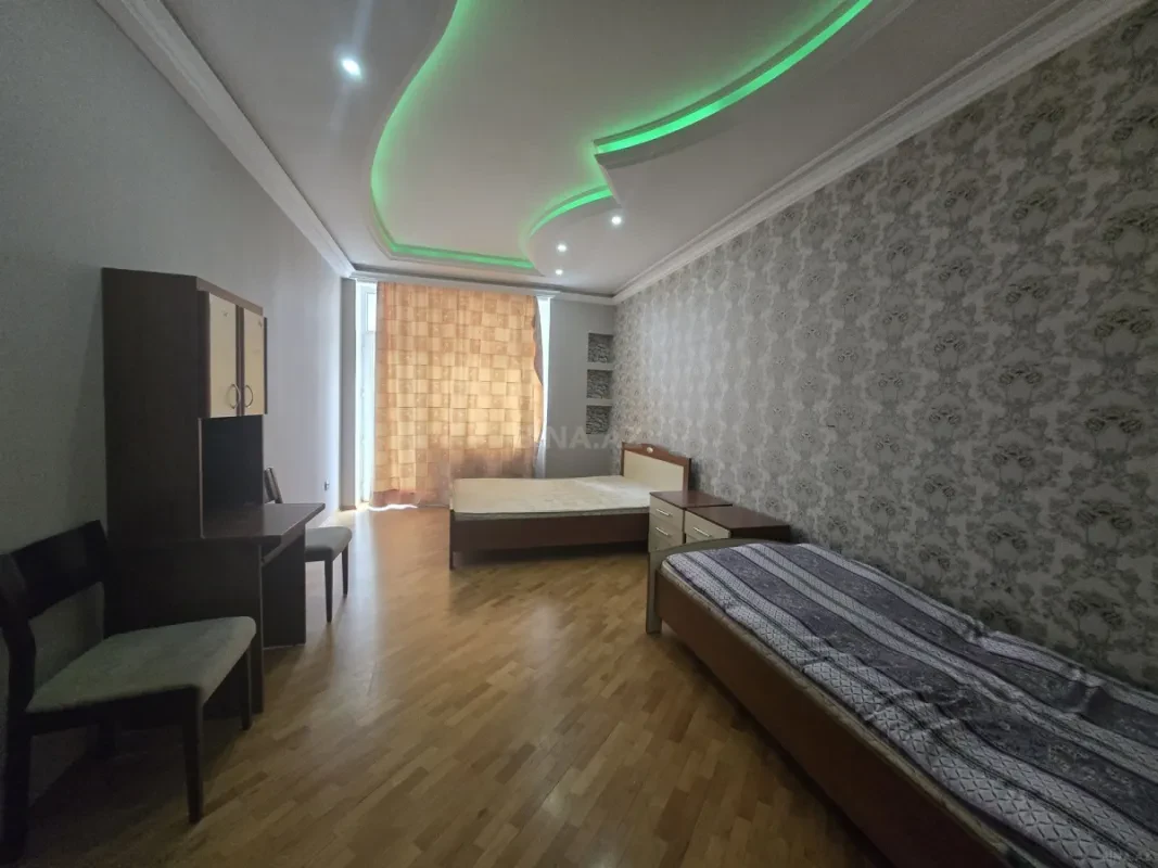 Kirayə verilir 2 otaqlı mənzil 110 m²