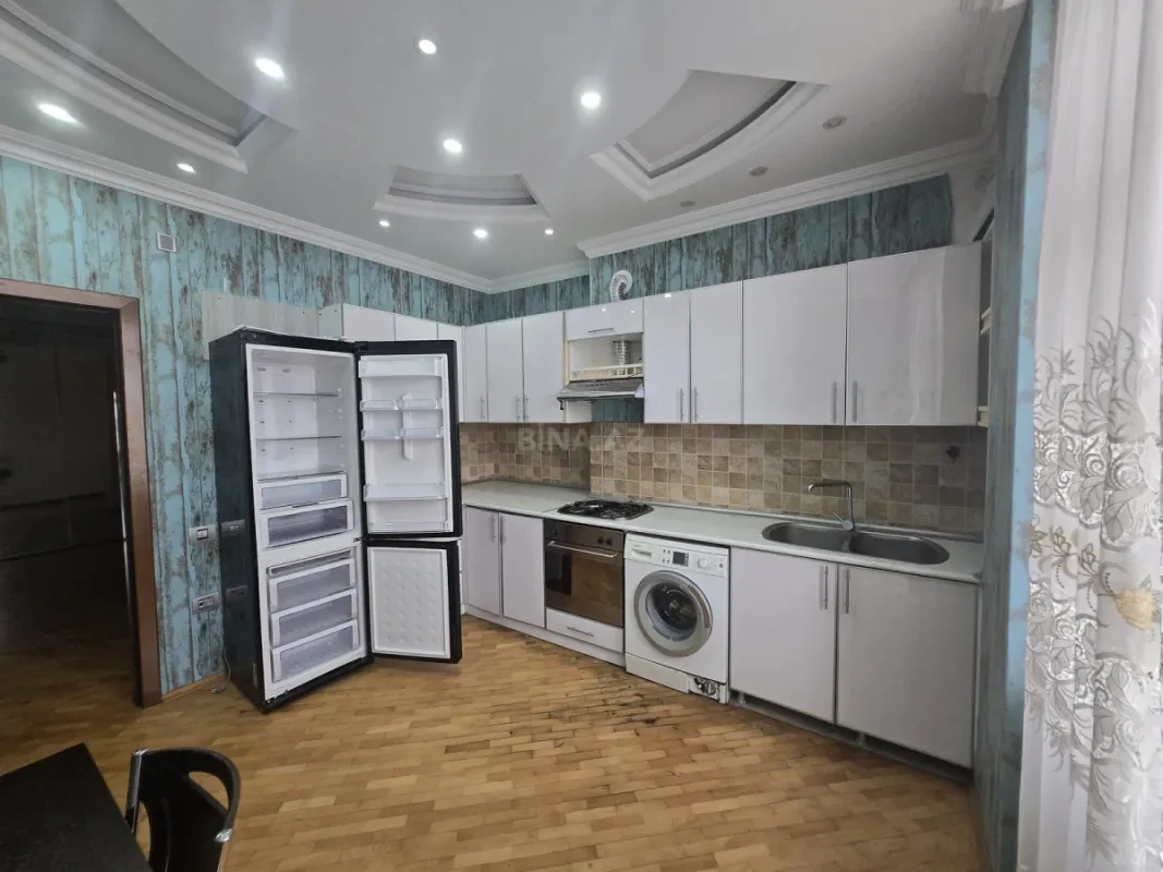 Kirayə verilir 2 otaqlı mənzil 110 m²