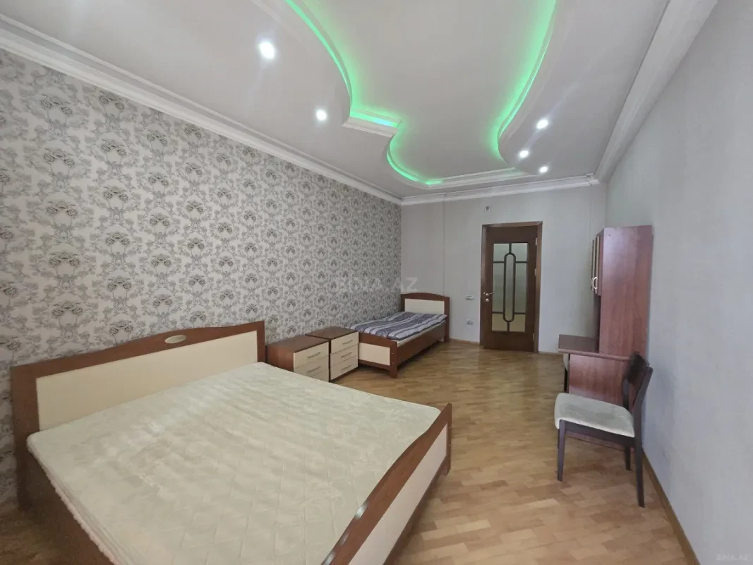 Kirayə verilir 2 otaqlı mənzil 110 m²