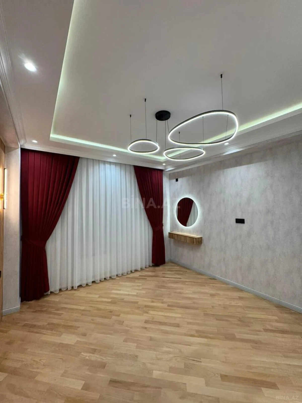 Satılır 2 otaqlı mənzil 90 m²