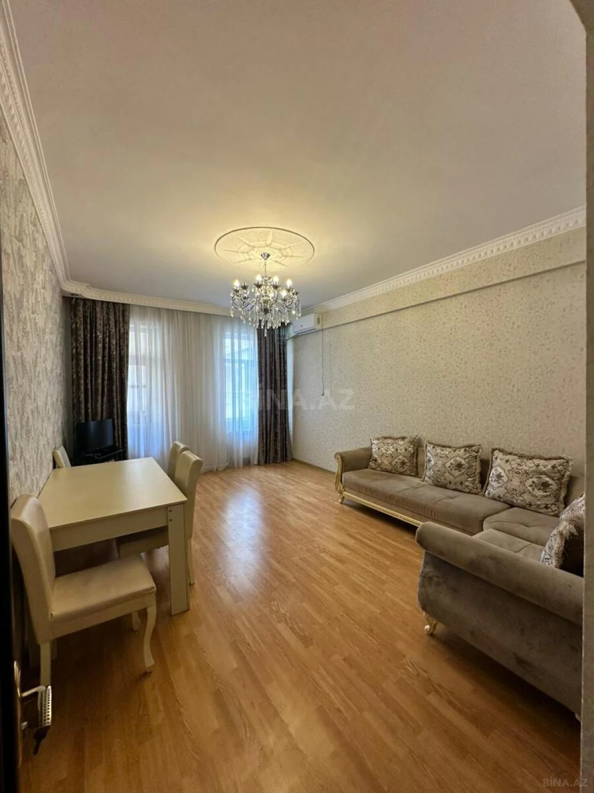 Satılır 2 otaqlı mənzil 70 m²