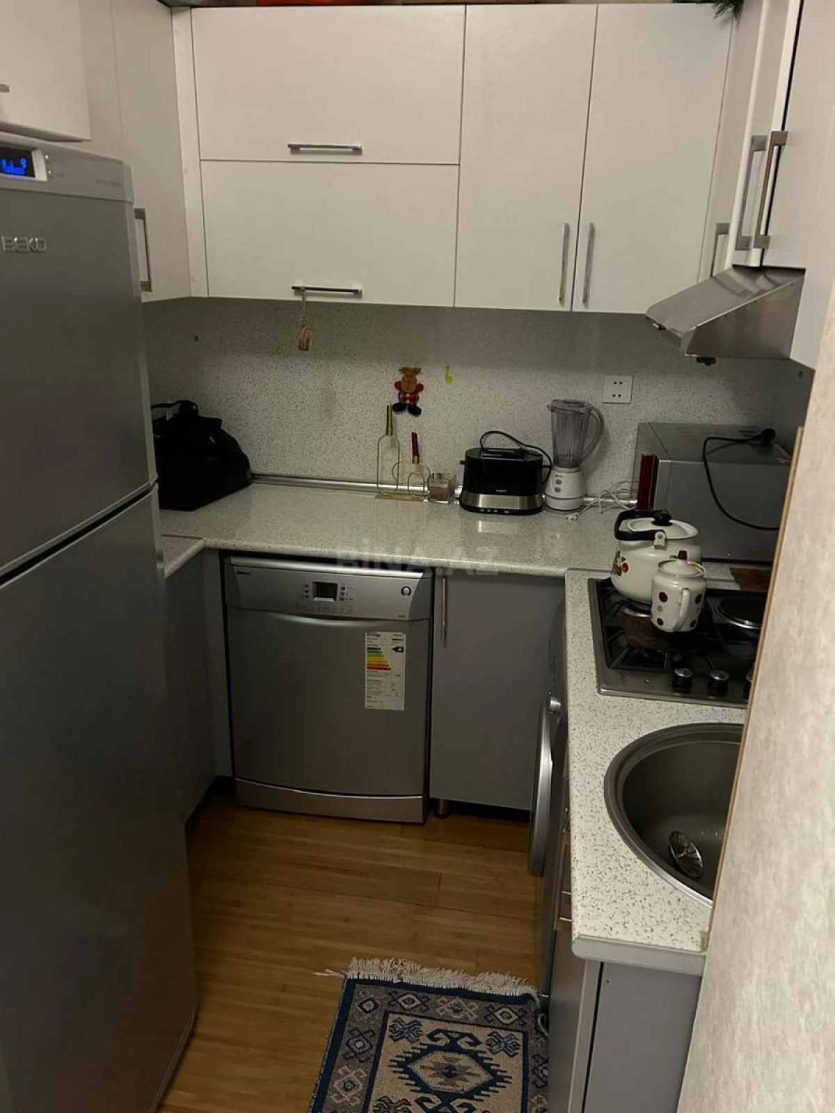 Kirayə verilir 2 otaqlı mənzil 60 m²