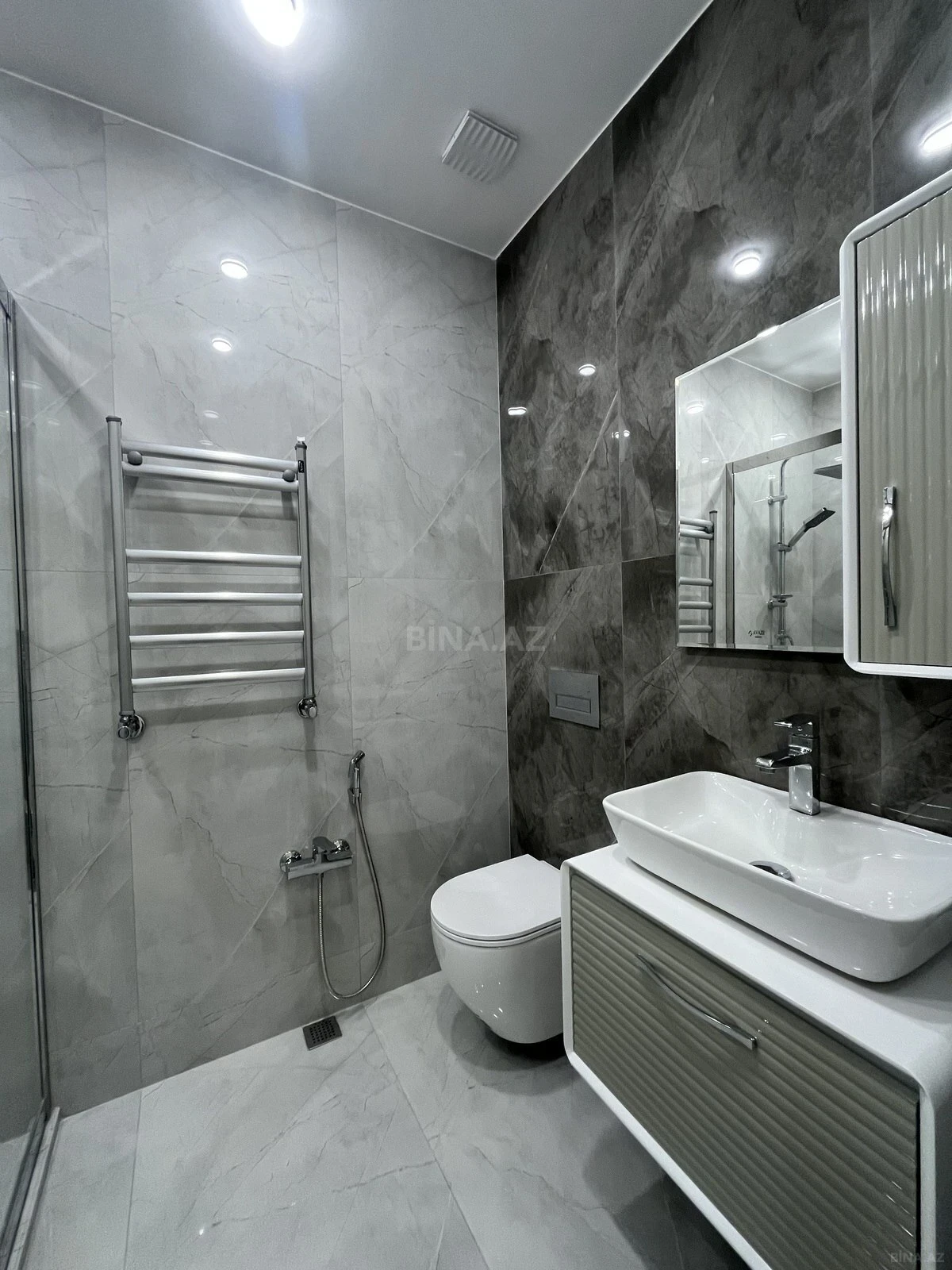 Satılır 2 otaqlı mənzil 59 m²