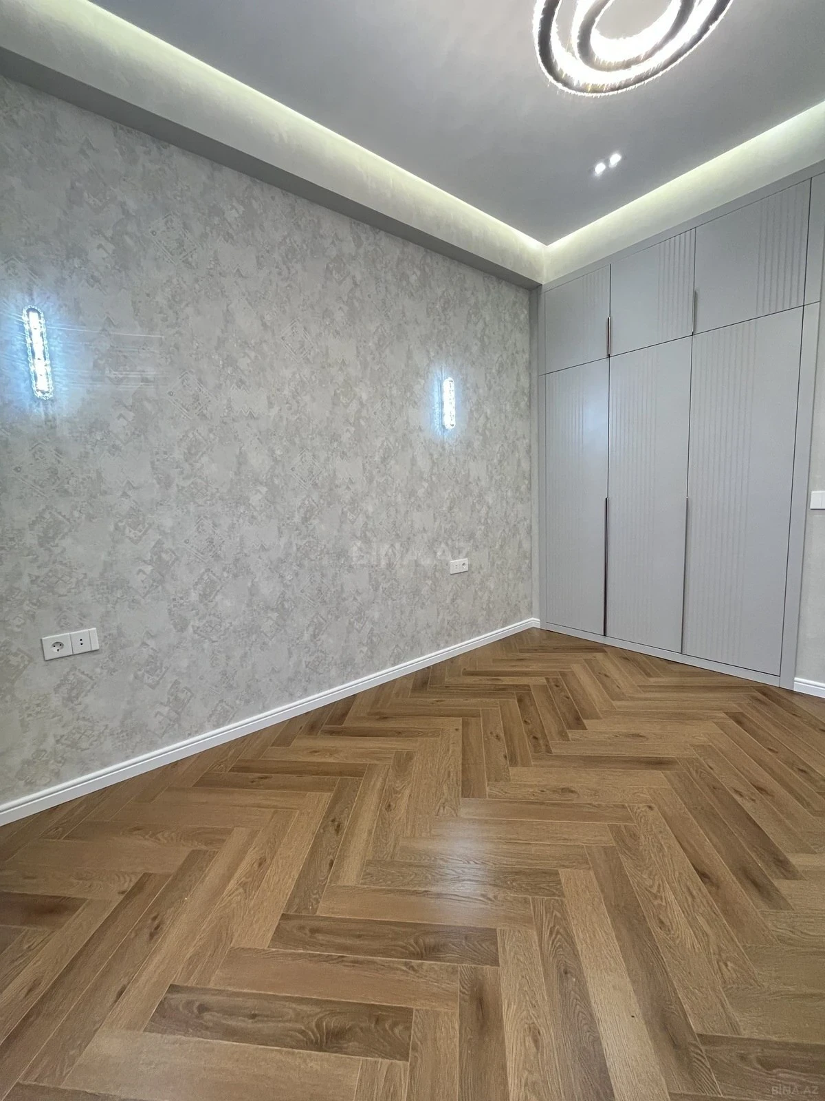 Satılır 2 otaqlı mənzil 59 m²