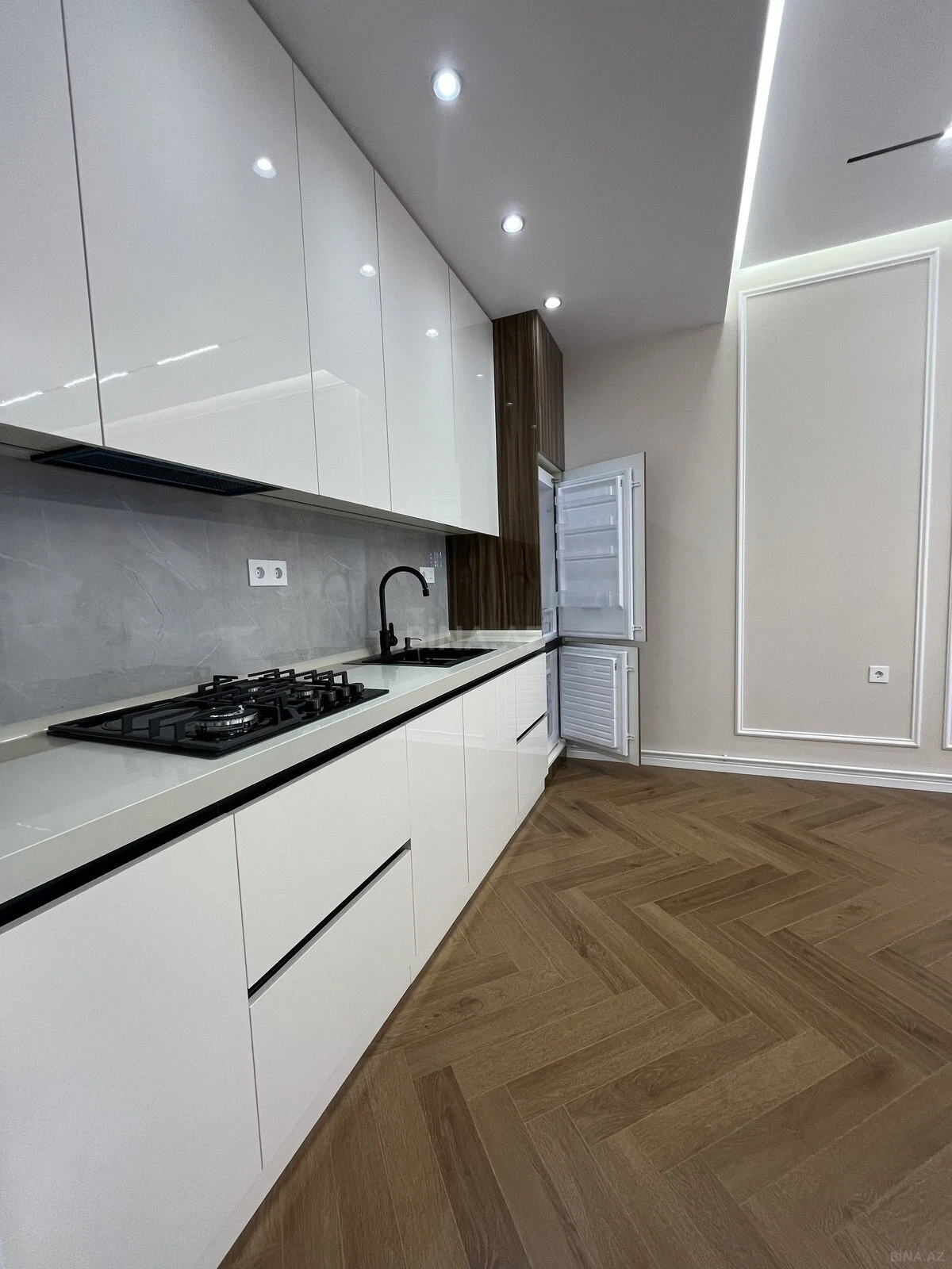 Satılır 2 otaqlı mənzil 59 m²