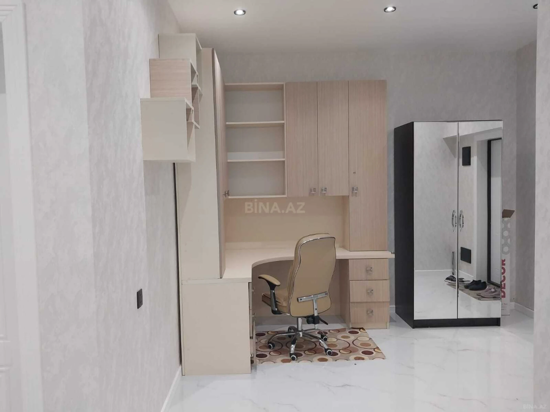 Kirayə verilir 3 otaqlı mənzil 105 m²