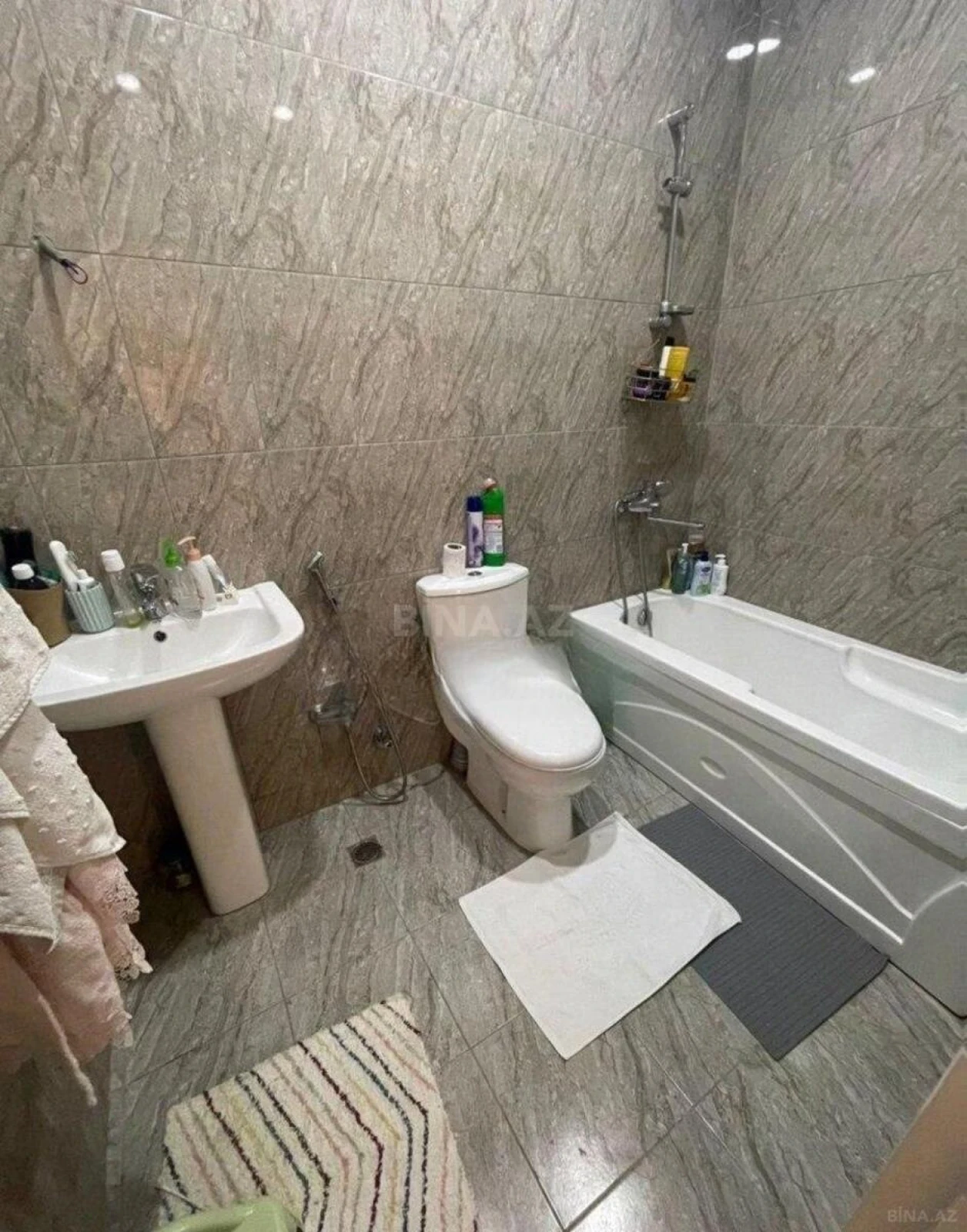 Satılır 3 otaqlı mənzil 72 m²