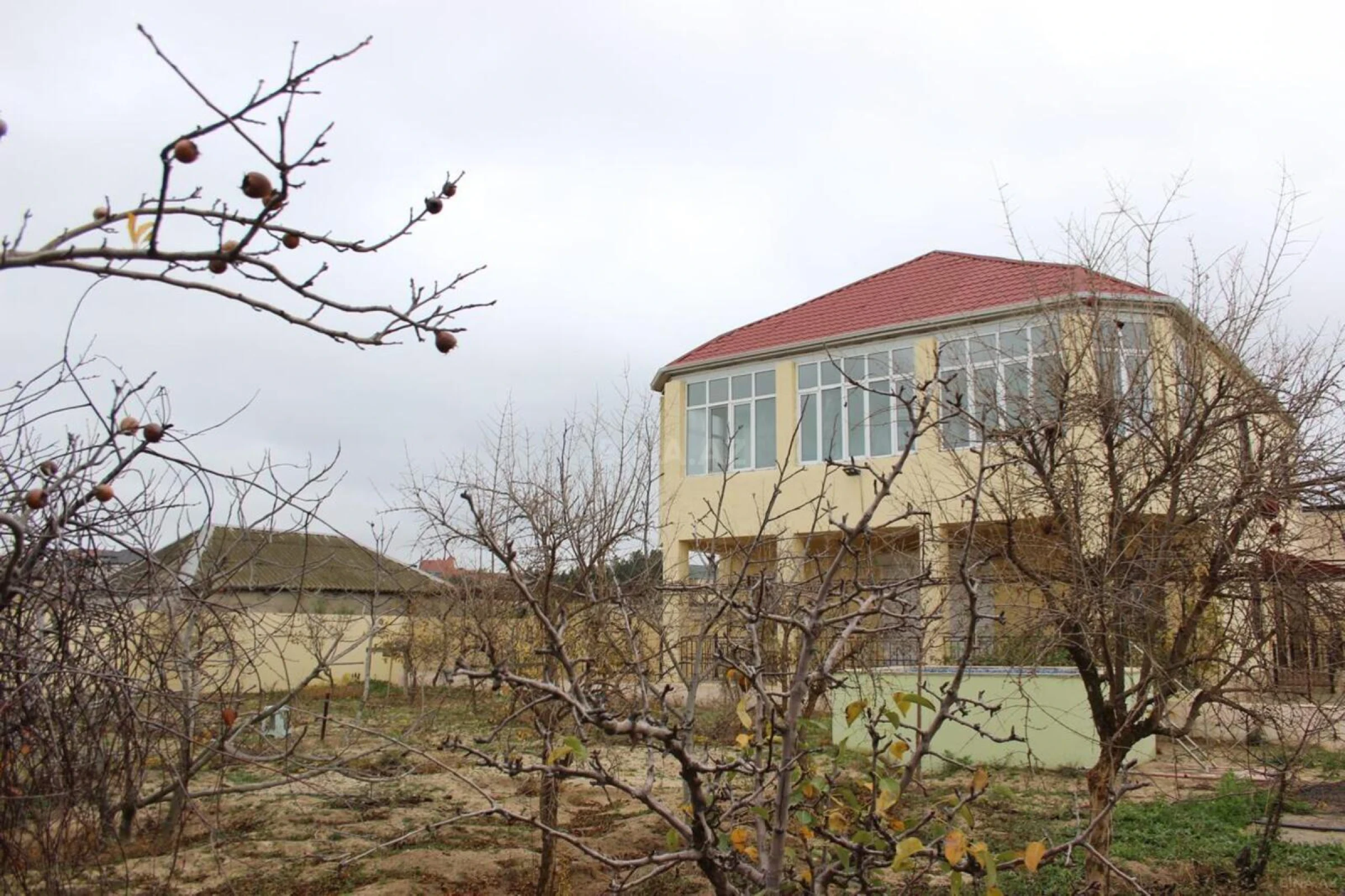 Satılır 7 otaqlı həyət evi 309 m²