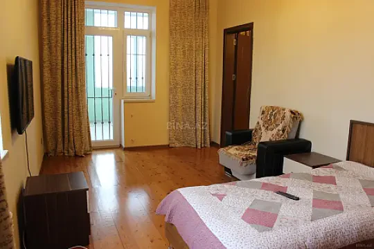 Satılır 7 otaqlı həyət evi 309 m²