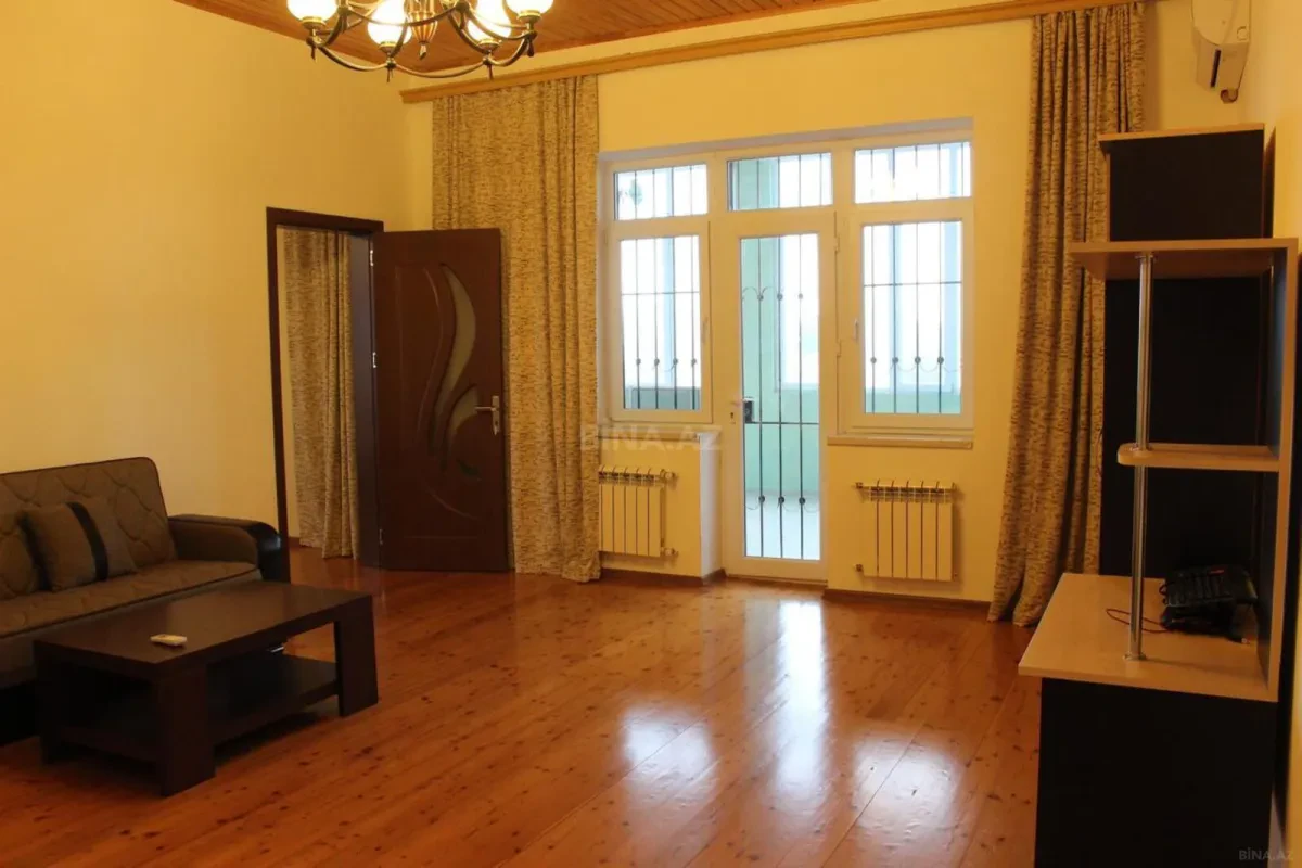 Satılır 7 otaqlı həyət evi 309 m²
