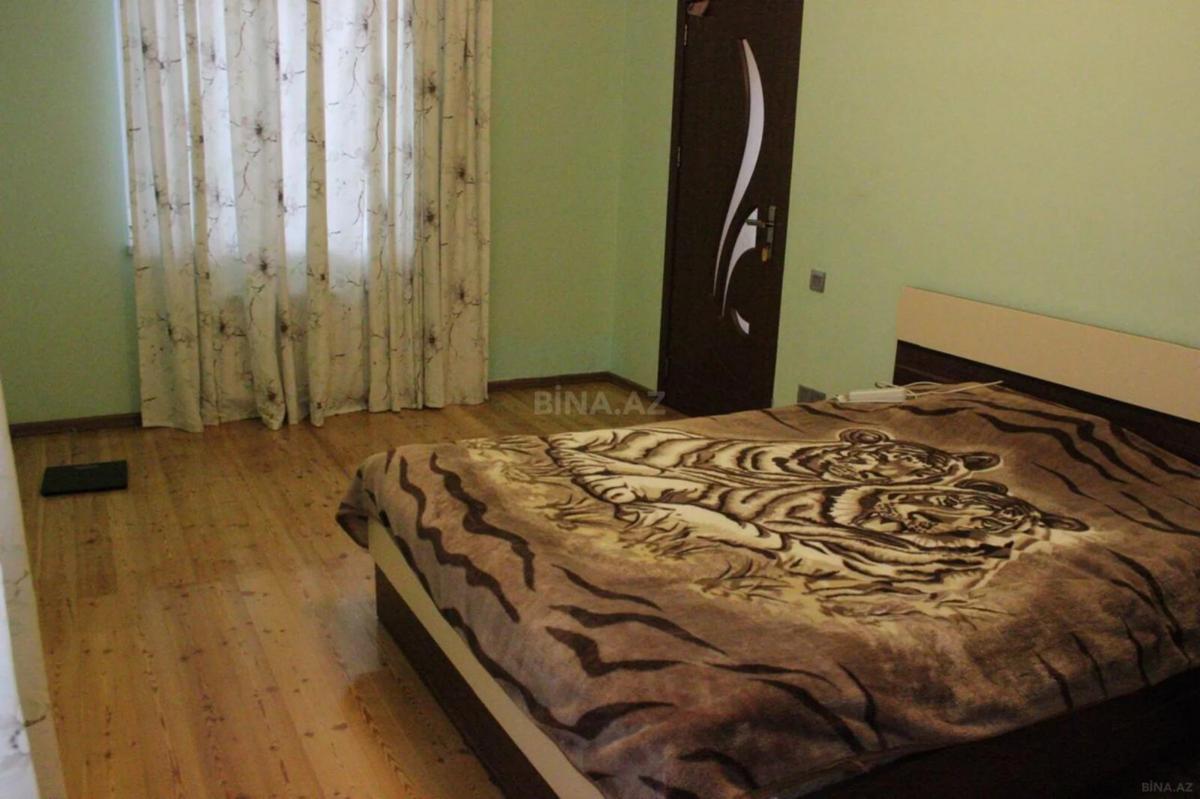 Satılır 7 otaqlı həyət evi 309 m²