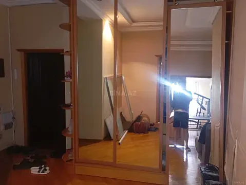 Kirayə verilir 3 otaqlı mənzil 130 m²