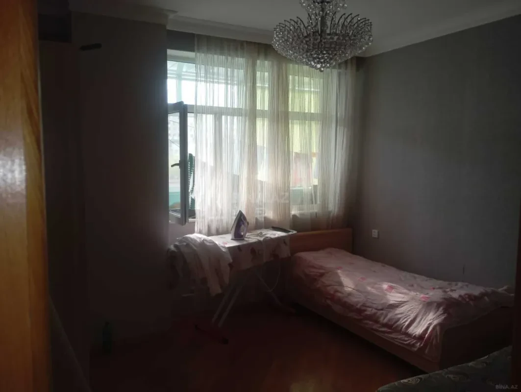 Kirayə verilir 3 otaqlı mənzil 130 m²