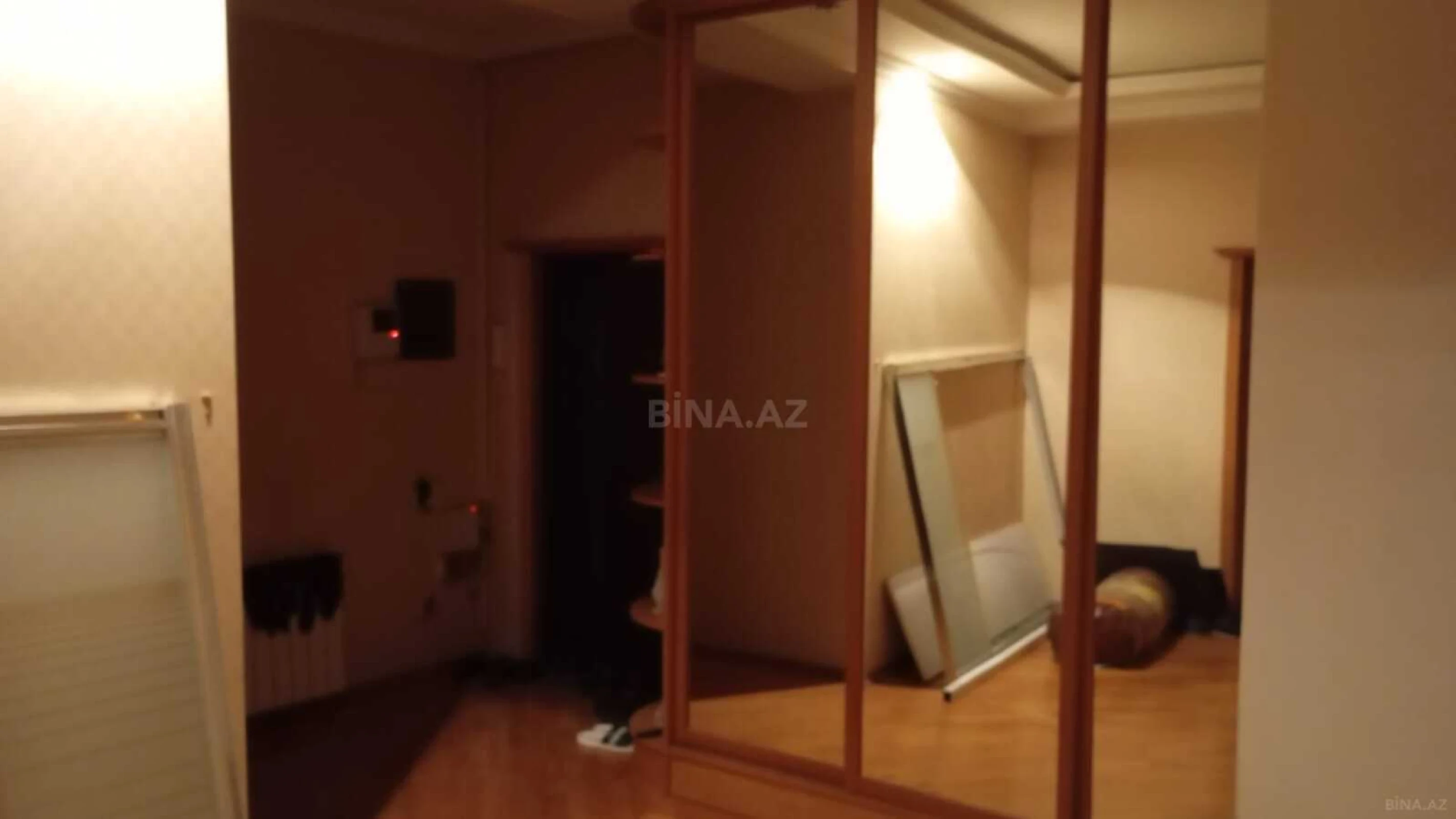 Kirayə verilir 3 otaqlı mənzil 130 m²