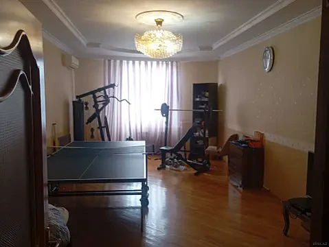 Kirayə verilir 3 otaqlı mənzil 130 m²