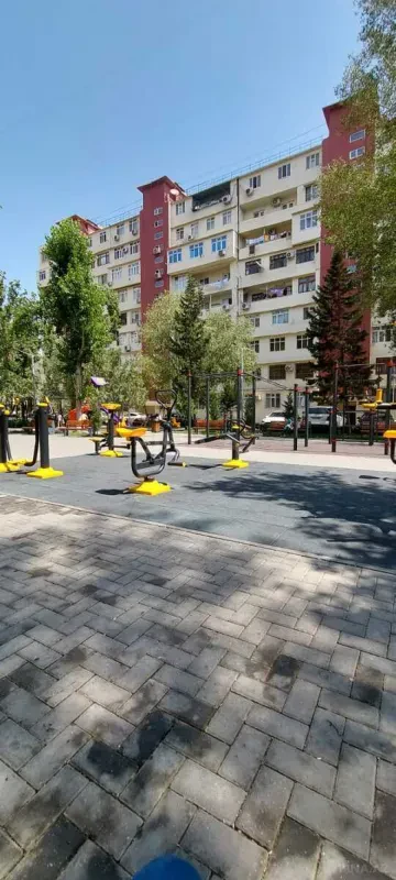 Satılır 4 otaqlı mənzil 114 m²