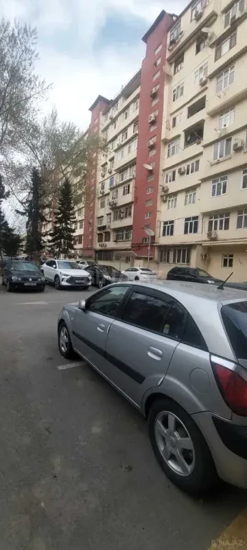 Satılır 4 otaqlı mənzil 114 m²
