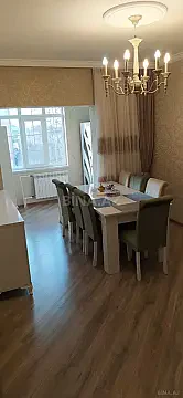 Kirayə verilir 4 otaqlı mənzil 115 m² — Bakı 4 otaq 115.00 m²