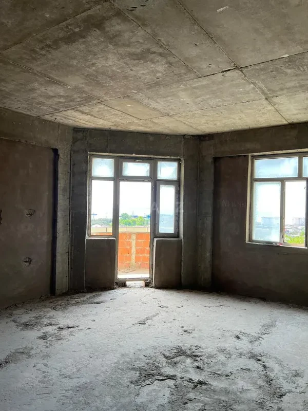 Satılır 4 otaqlı mənzil 168.5 m²