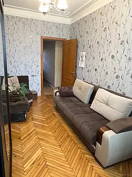 Satılır 4 otaqlı mənzil 100 m²