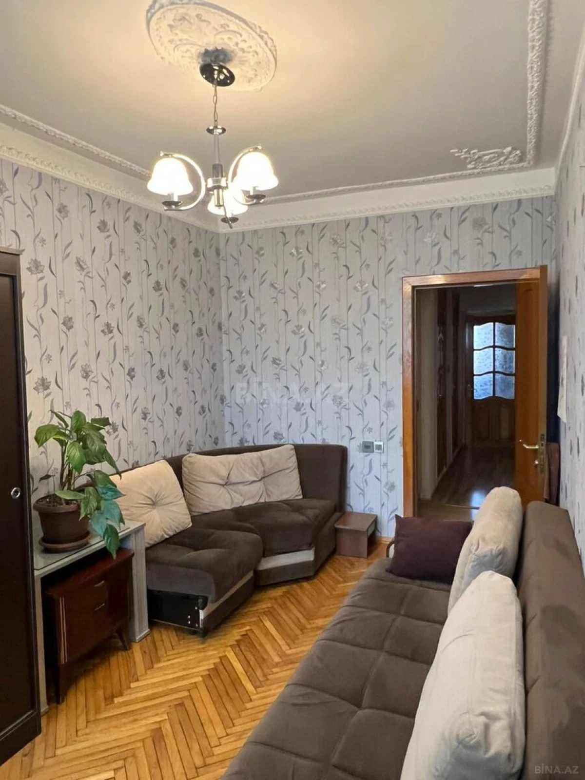 Satılır 4 otaqlı mənzil 100 m²