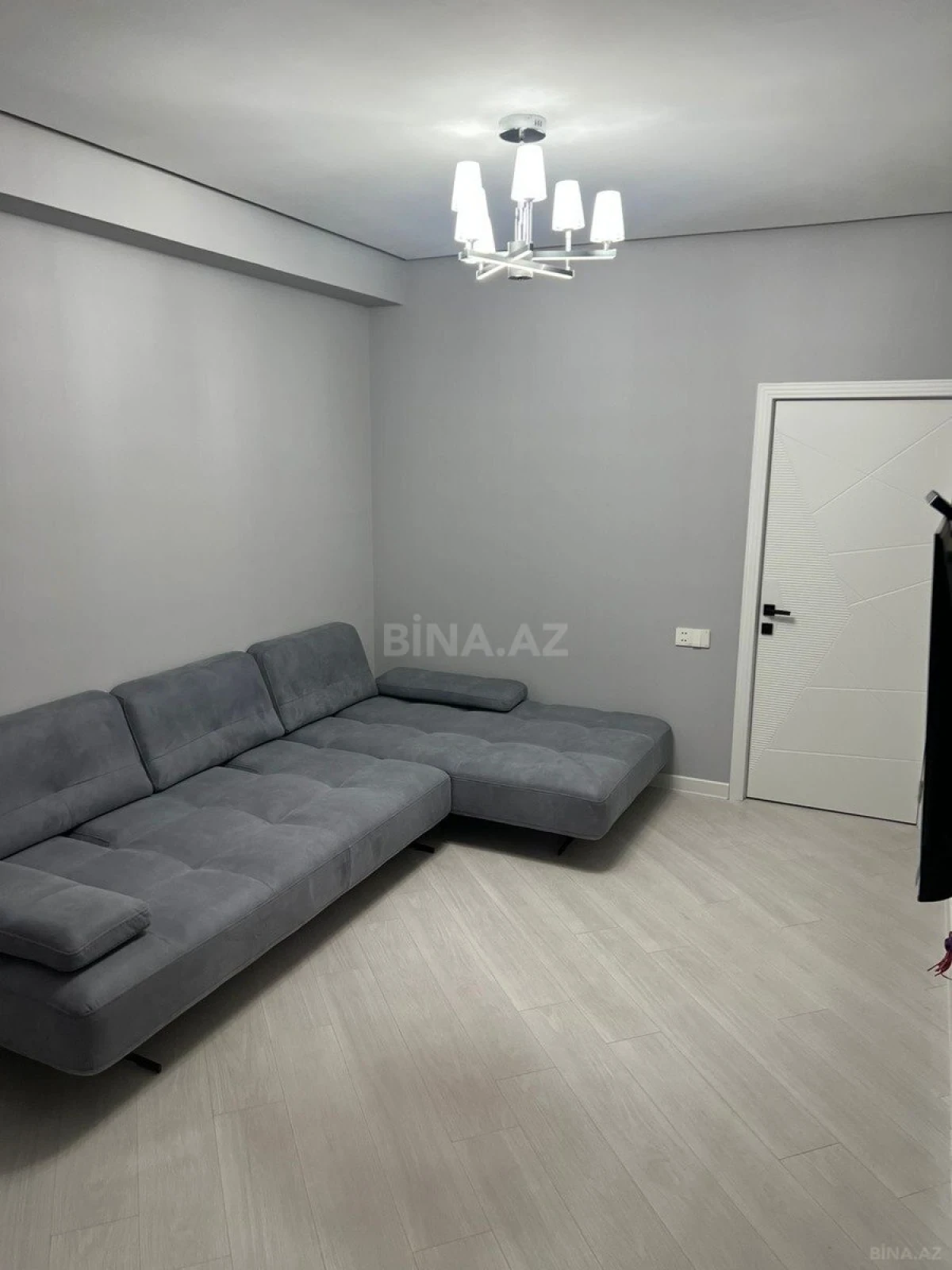 Satılır 2 otaqlı mənzil 71 m²