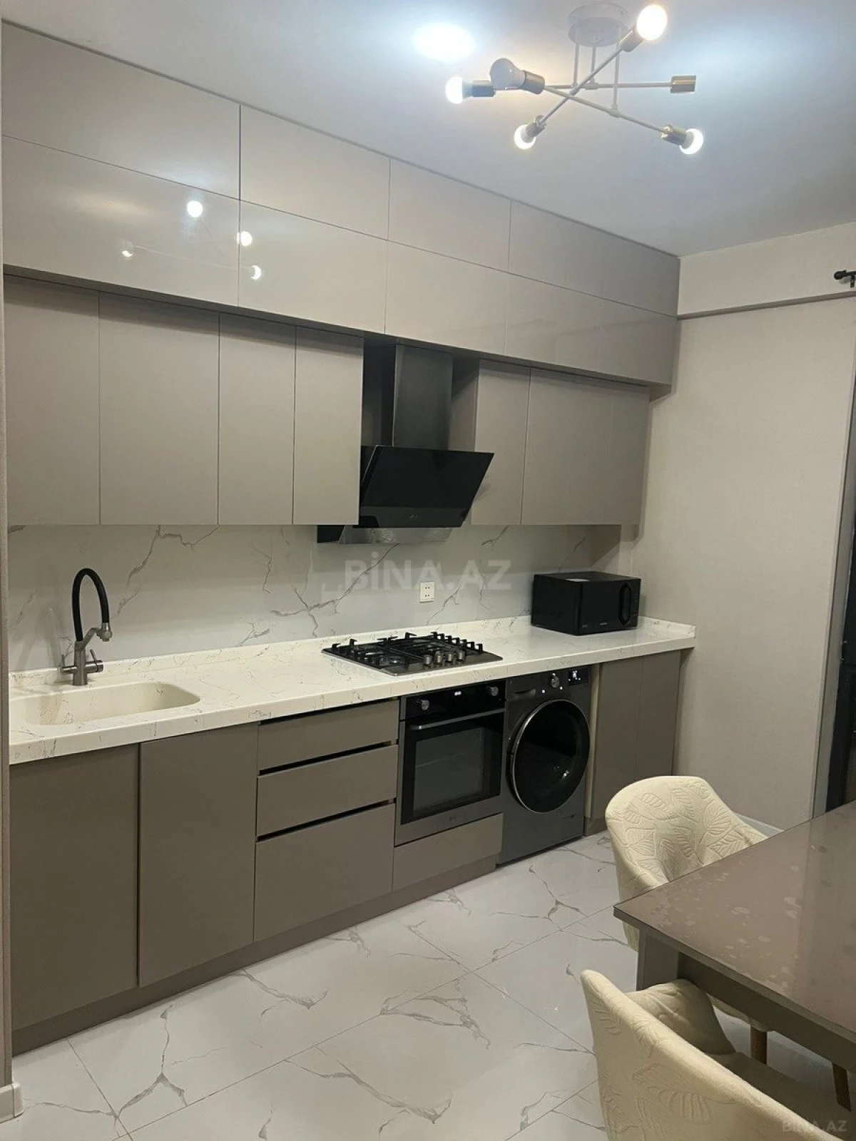 Satılır 2 otaqlı mənzil 71 m²