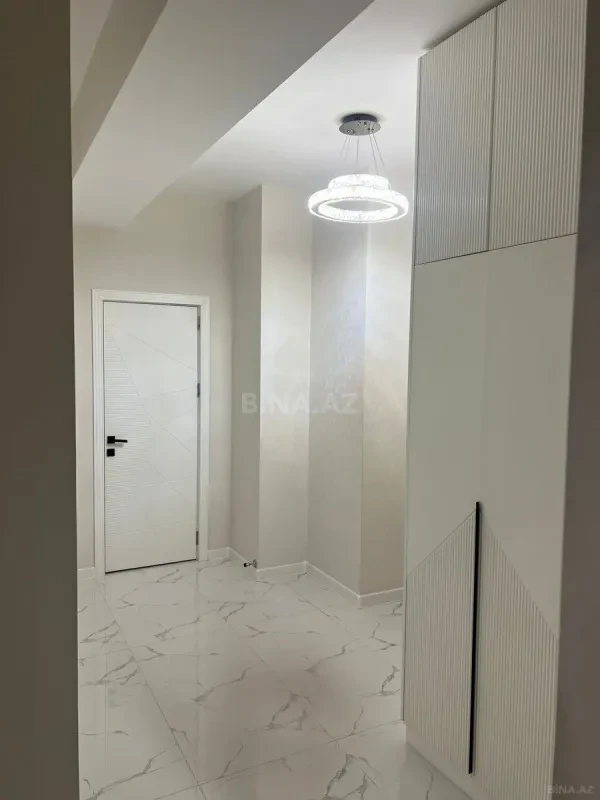 Satılır 2 otaqlı mənzil 71 m²