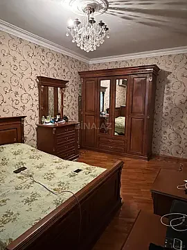 Satılır 4 otaqlı mənzil 120 m²