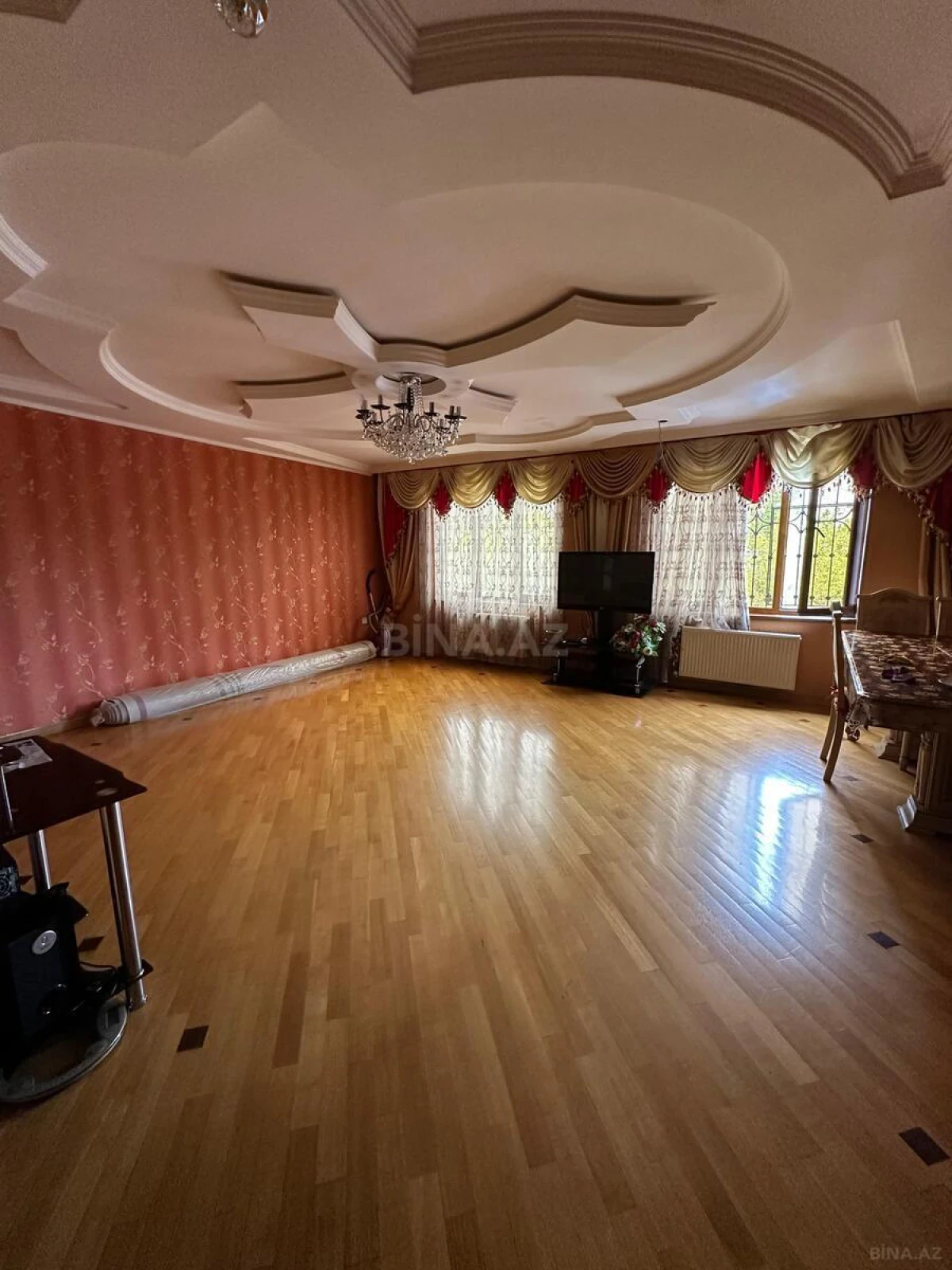 Satılır 4 otaqlı mənzil 120 m²