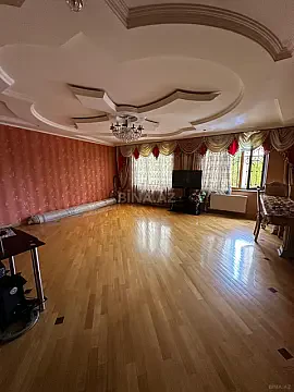 Satılır 4 otaqlı mənzil 120 m²