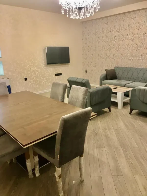 Kirayə verilir 3 otaqlı mənzil 110 m²