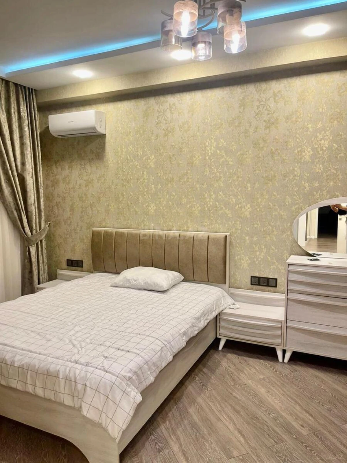 Kirayə verilir 3 otaqlı mənzil 110 m²