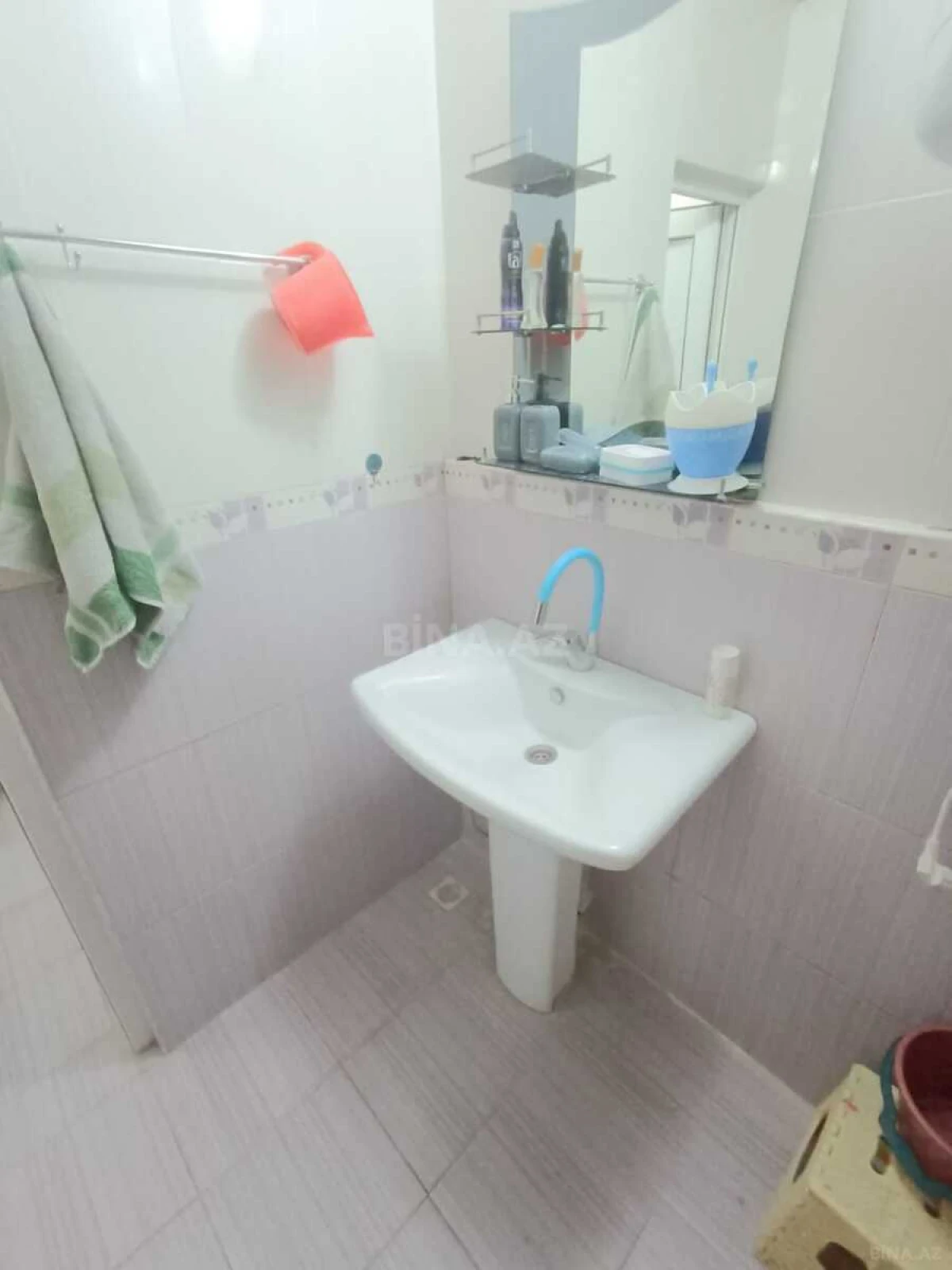 Kirayə verilir 2 otaqlı mənzil 100 m²