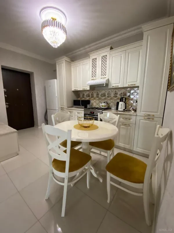 Satılır 3 otaqlı mənzil 96 m²