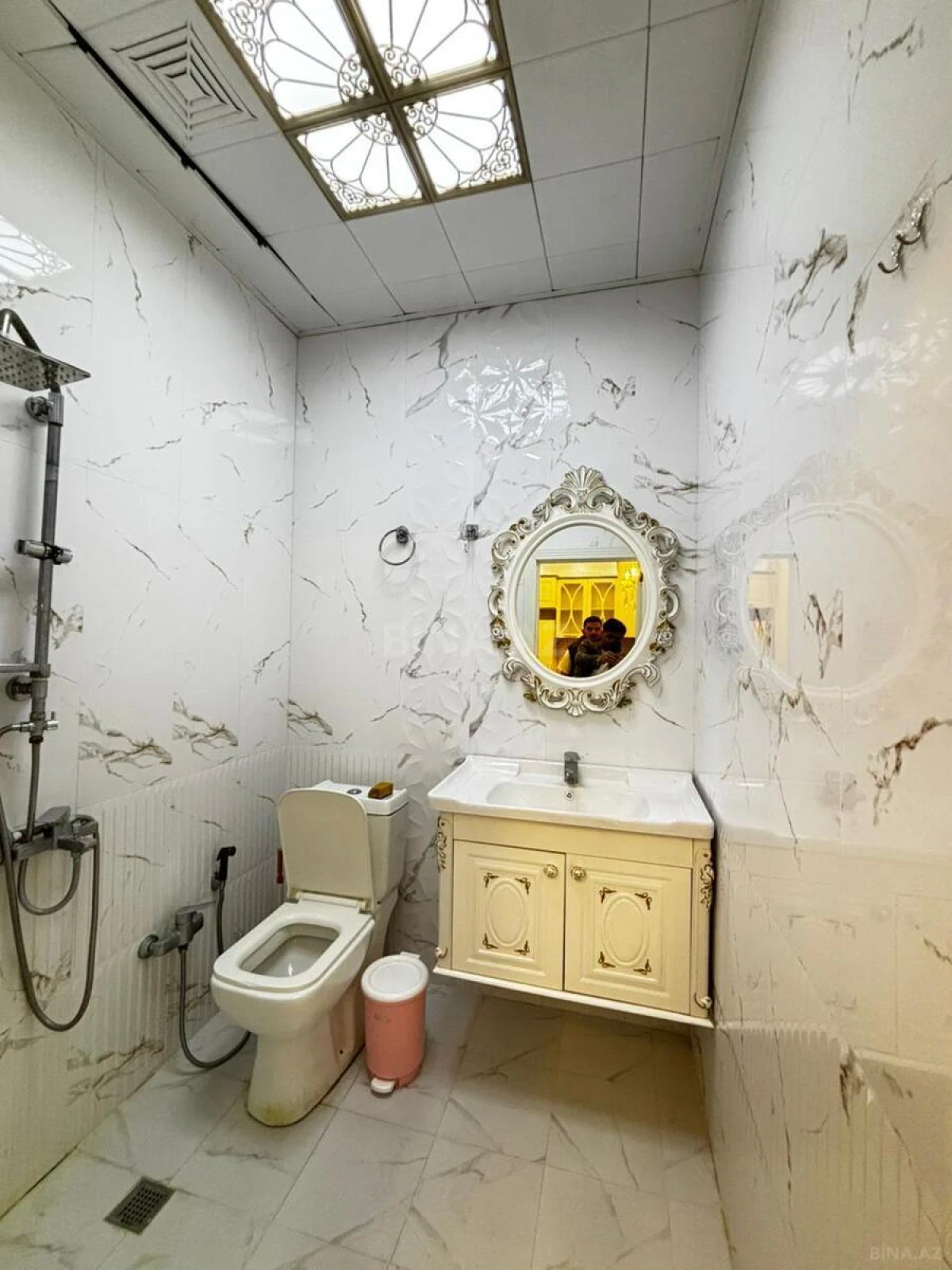 Kirayə verilir 2 otaqlı mənzil 60 m²