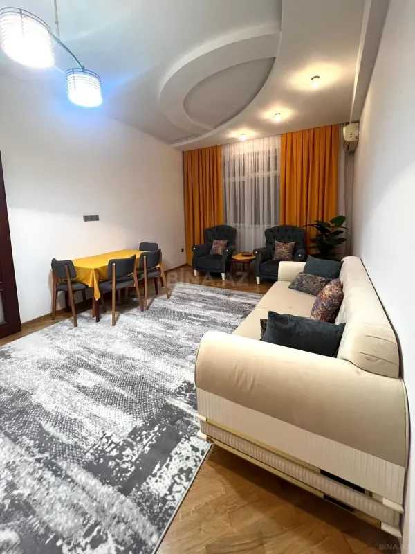 Kirayə verilir 2 otaqlı mənzil 66 m²