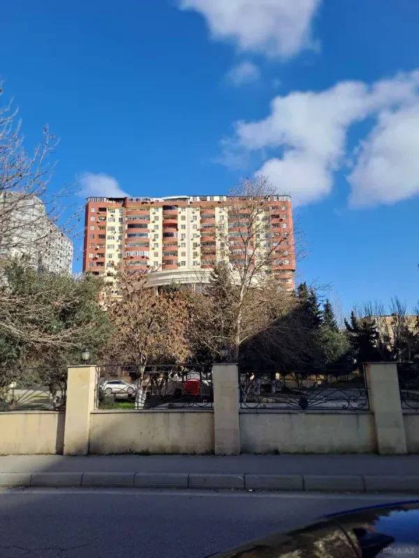 Satılır 3 otaqlı mənzil 105 m²