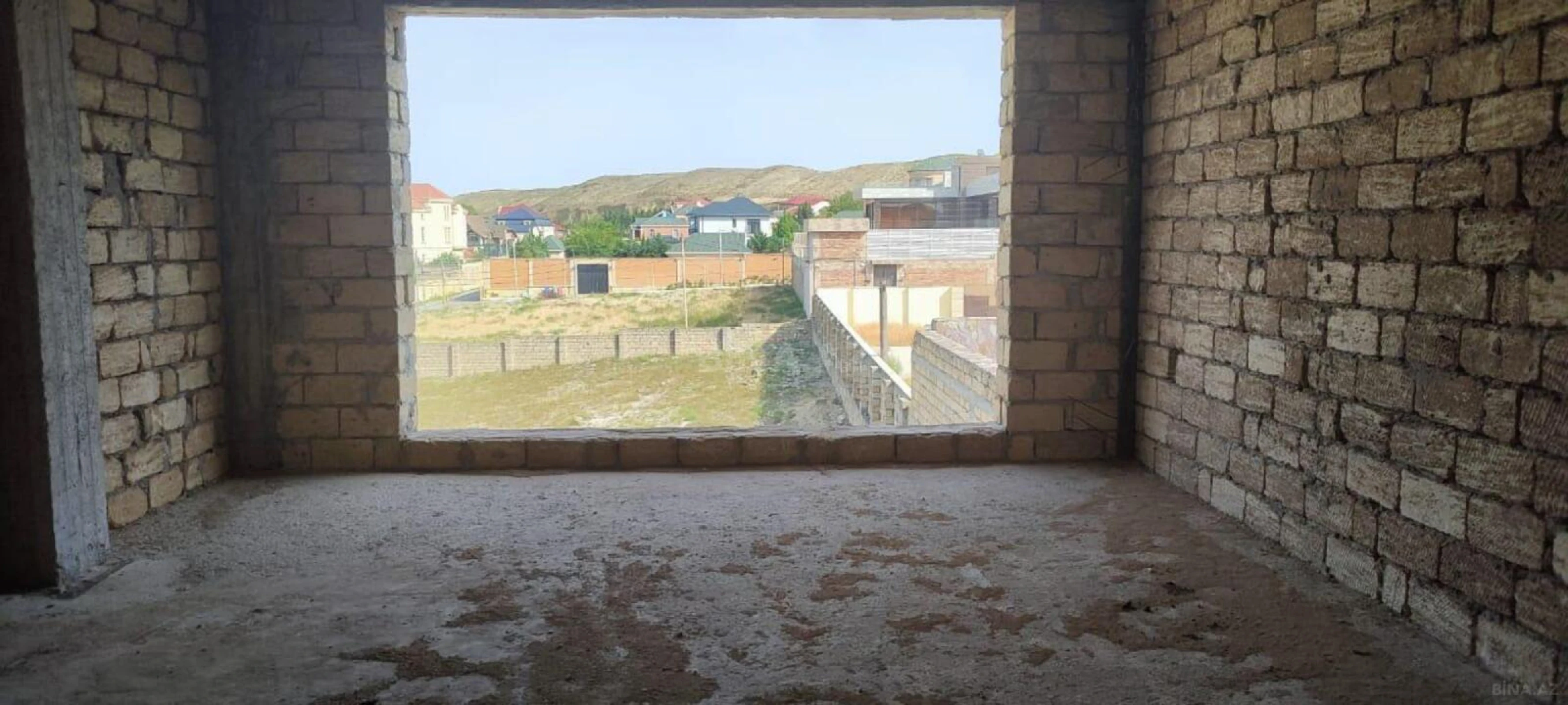 Satılır 6 otaqlı həyət evi 350 m²