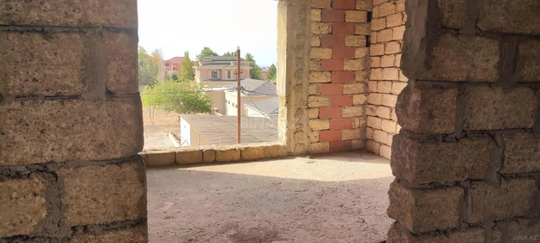 Satılır 6 otaqlı həyət evi 350 m²