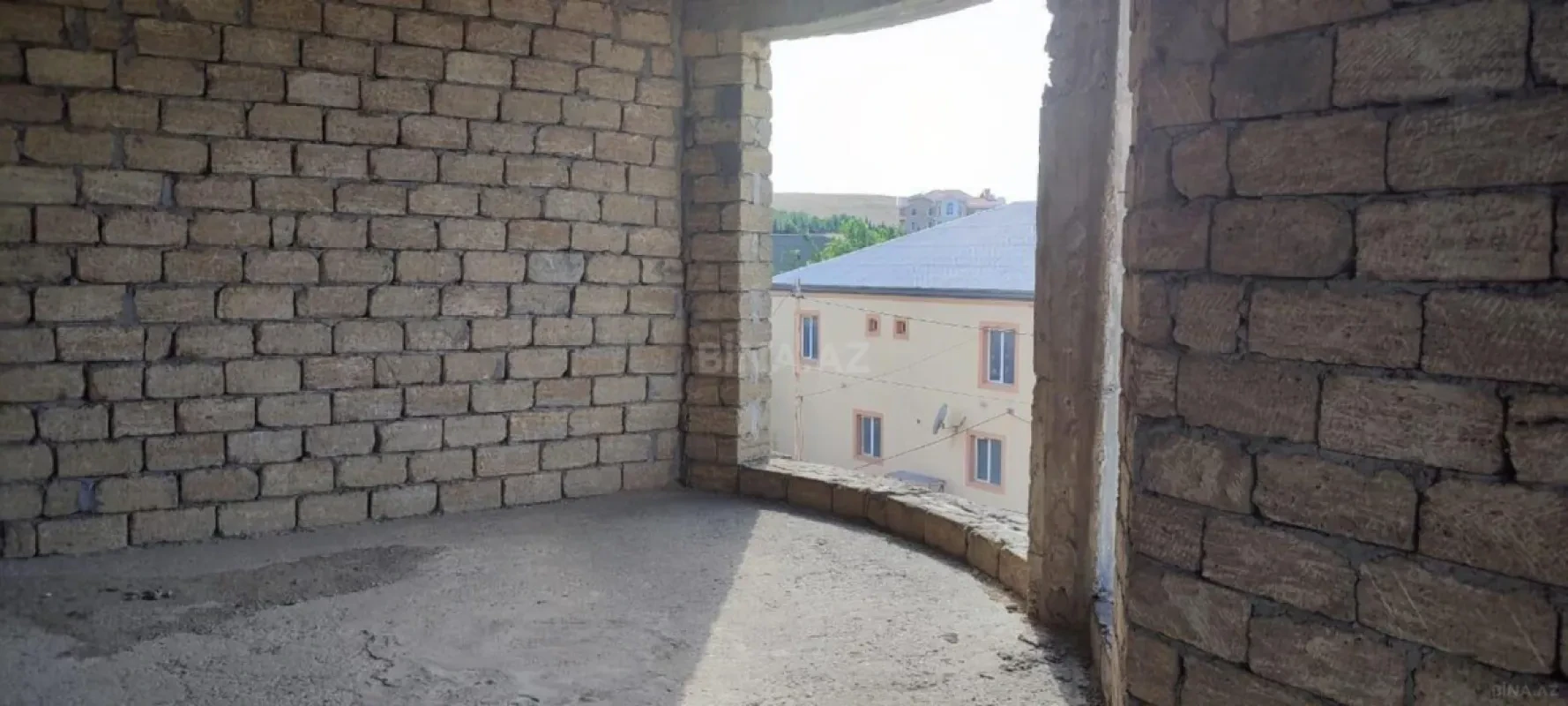 Satılır 6 otaqlı həyət evi 350 m²