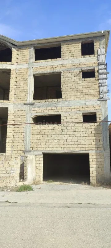 Satılır 6 otaqlı həyət evi 350 m²