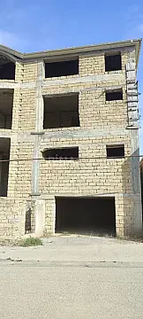 Satılır 6 otaqlı həyət evi 350 m²