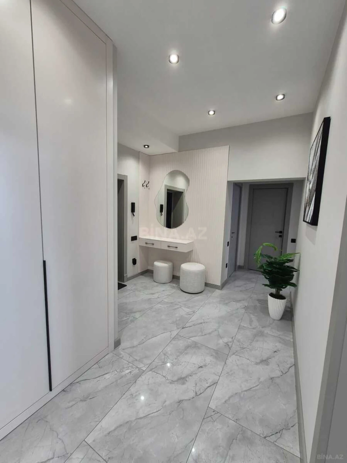 Kirayə verilir 3 otaqlı mənzil 105 m²