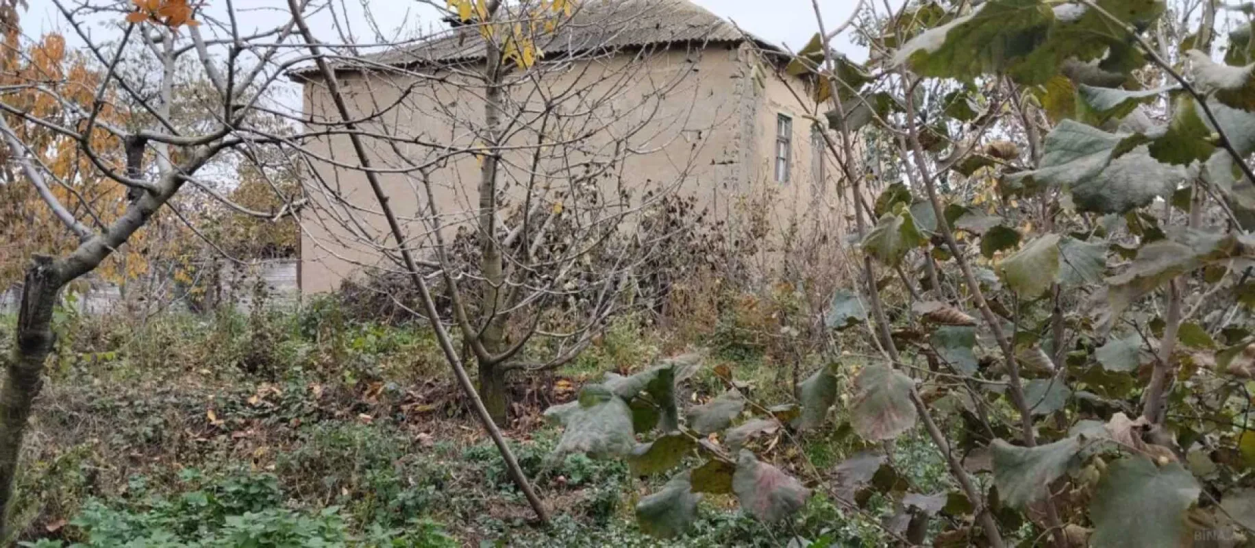 Satılır 5 otaqlı həyət evi 200 m²