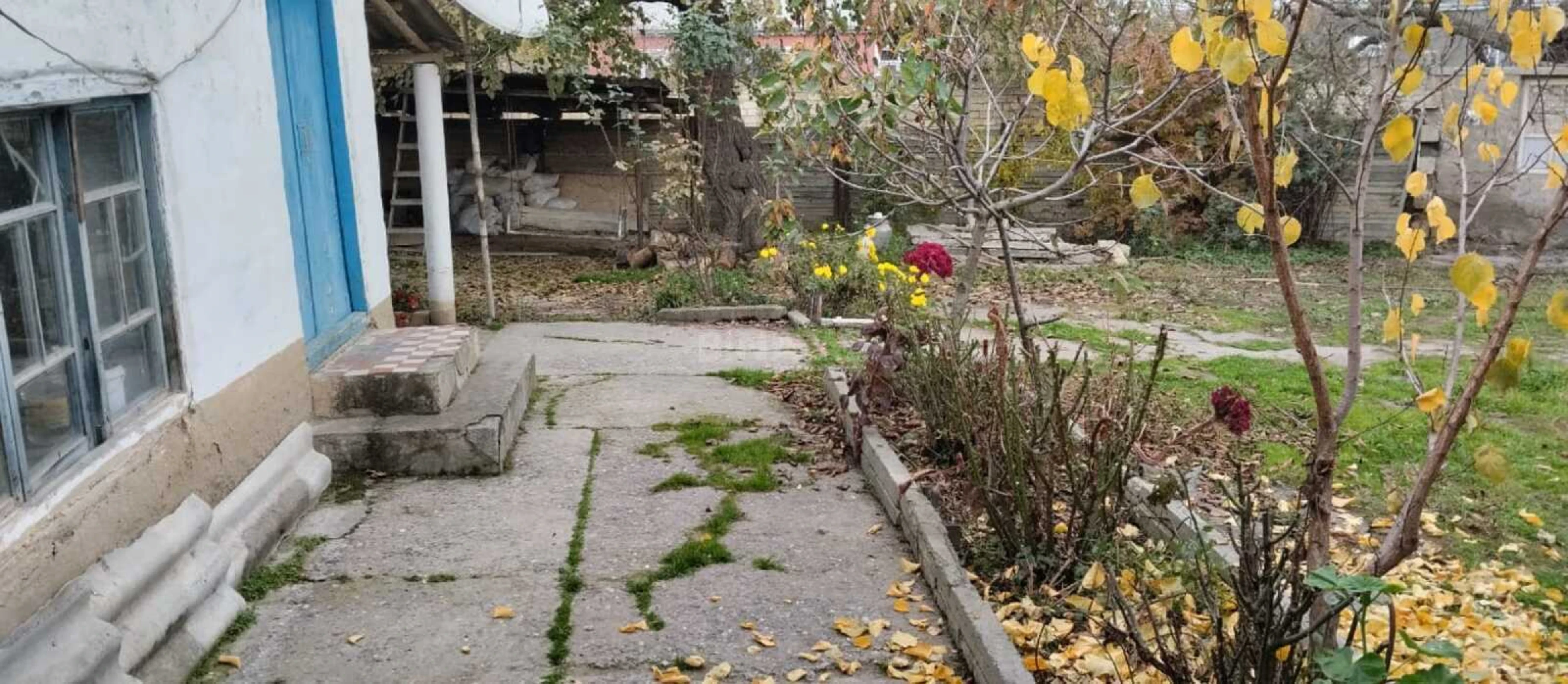 Satılır 5 otaqlı həyət evi 200 m²